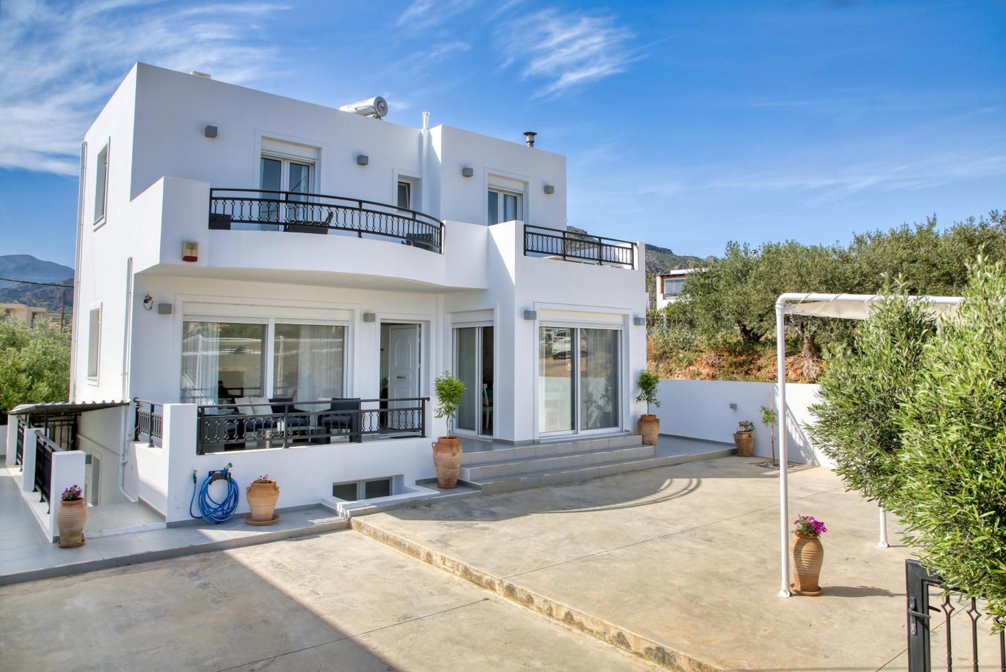 Helios Studios & Apartments Makrýgialos Exterior foto
